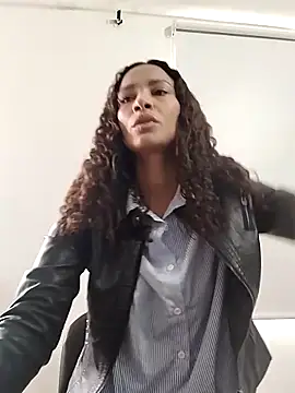 Snapshot of SofiaDelicia chatting on 2, 11, 2025 SofiaDelicia online show from 2, 11, 2025