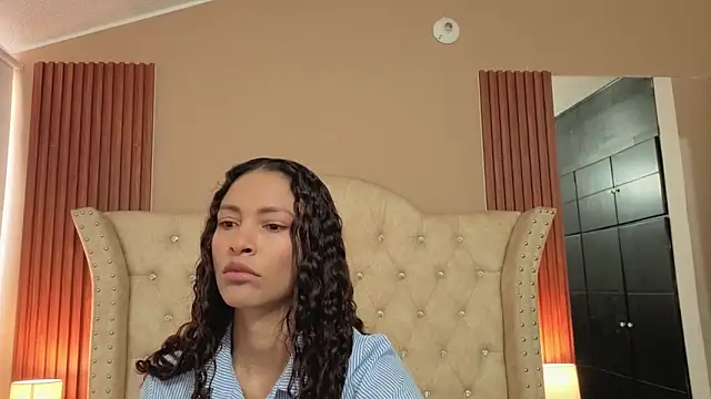 Snapshot of SofiaDelicia chatting on 21, 11, 2025 SofiaDelicia online show from 21, 11, 2025