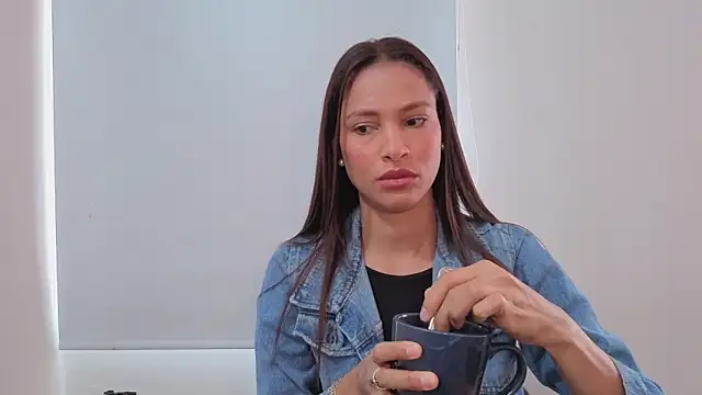 Snapshot of SofiaDelicia chatting on 1, 12, 2025 SofiaDelicia online show from 1, 12, 2025