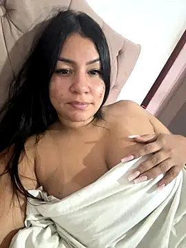 julianamascarada online show from 13, 9, 2025