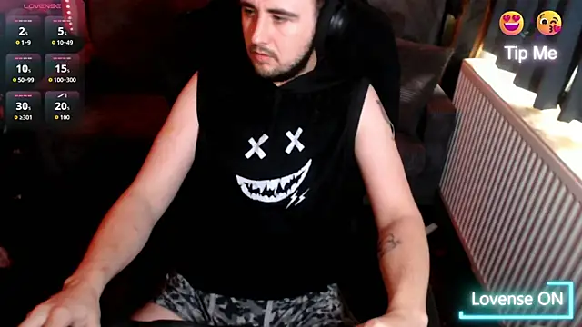 Snapshot of cjhouse96 chatting on 23, 10, 2025 cjhouse96 online show from 23, 10, 2025