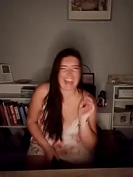 Snapshot of SweetLaurenXX chatting on 10, 10, 2025 SweetLaurenXX online show from 10, 10, 2025