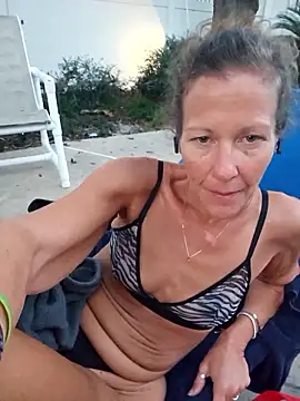 Snapshot of PhynneNicole chatting on 26, 11, 2025 PhynneNicole online show from 26, 11, 2025