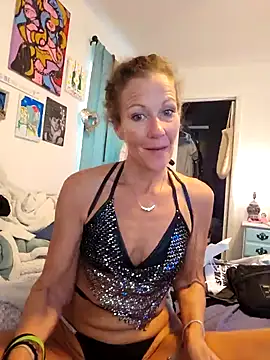 Snapshot of PhynneNicole chatting on 3, 12, 2025 PhynneNicole online show from 3, 12, 2025