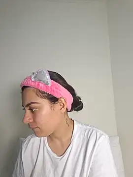 AmaiaSalvatore online show from 18, 9, 2025