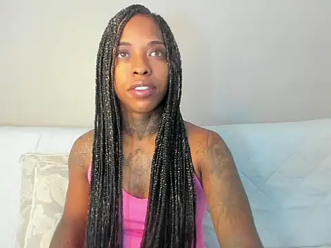 Snapshot of Pauline_Fox chatting on 18, 9, 2025 Pauline Fox online show from 18, 9, 2025
