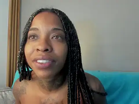 Snapshot of Pauline_Fox chatting on 28, 9, 2025 Pauline Fox online show from 28, 9, 2025
