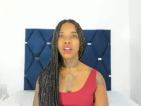 Snapshot of Pauline_Fox chatting on 7, 10, 2025 Pauline Fox online show from 7, 10, 2025