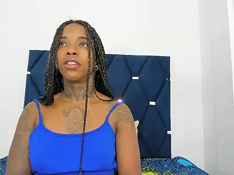 Snapshot of Pauline_Fox chatting on 15, 10, 2025 Pauline Fox online show from 15, 10, 2025