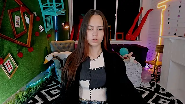 Snapshot of UliaNeer chatting on 10, 9, 2025 UliaNeer online show from 10, 9, 2025