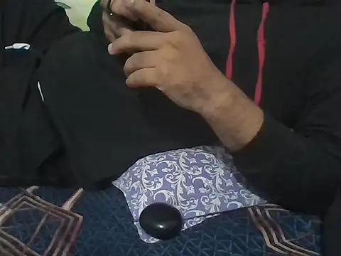 Snapshot of aarav_013 chatting on 24, 4, 2026 aarav 013 online show from 24, 4, 2026