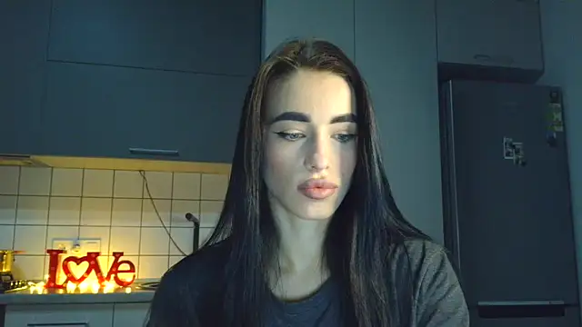 EvaMelnik online show from 15, 9, 2025