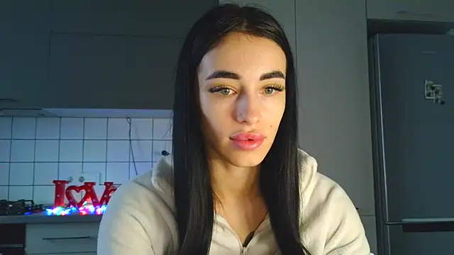 EvaMelnik online show from 15, 10, 2025