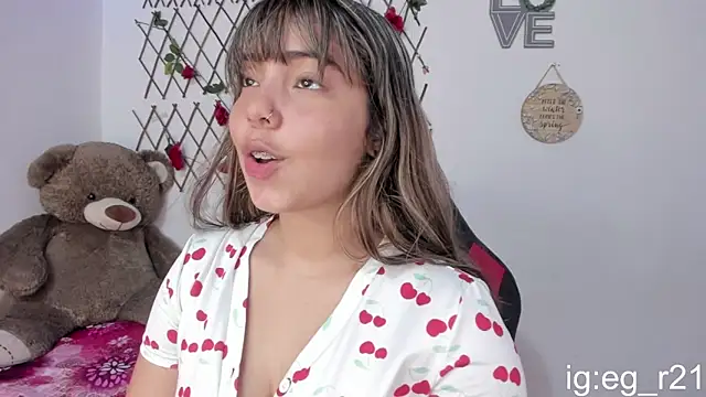 Snapshot of emma_grays2 chatting on 31, 10, 2025 emma grays2 online show from 31, 10, 2025