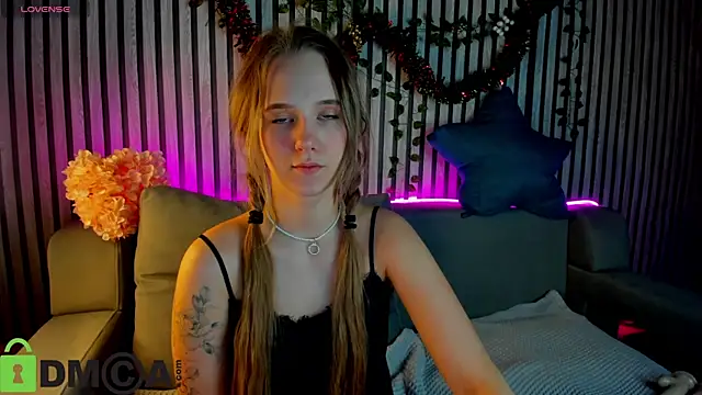 Snapshot of Casey_Sweeet chatting on 6, 1, 2026 Casey Sweeet online show from 6, 1, 2026