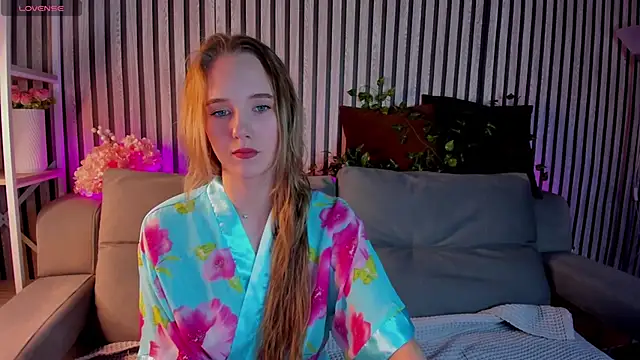 Casey Sweeet online show from 13, 4, 2026