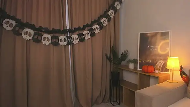 Snapshot of Elina_Star chatting on 28, 10, 2025 Elina Star online show from 28, 10, 2025