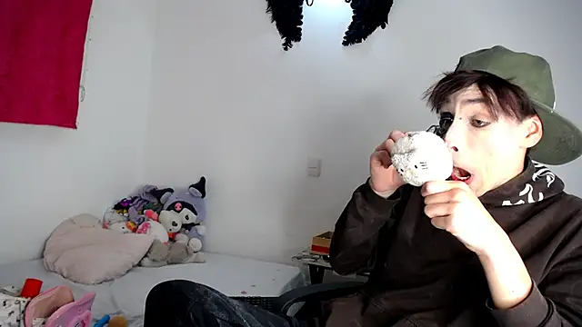 Snapshot of lucky_stricke chatting on 25, 10, 2025 lucky stricke online show from 25, 10, 2025