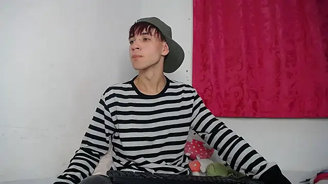 Snapshot of lucky_stricke chatting on 28, 11, 2025 lucky stricke online show from 28, 11, 2025