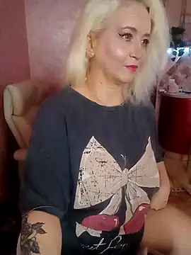 SquirtMilf00 online show from 12, 3, 2026