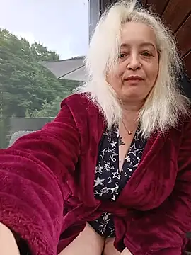 Snapshot of SquirtMilf00 chatting on 11, 7, 2026 SquirtMilf00 online show from 11, 7, 2026