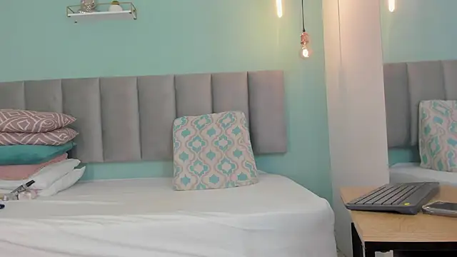 Snapshot of genesis4u chatting on 15, 11, 2025 genesis4u online show from 15, 11, 2025