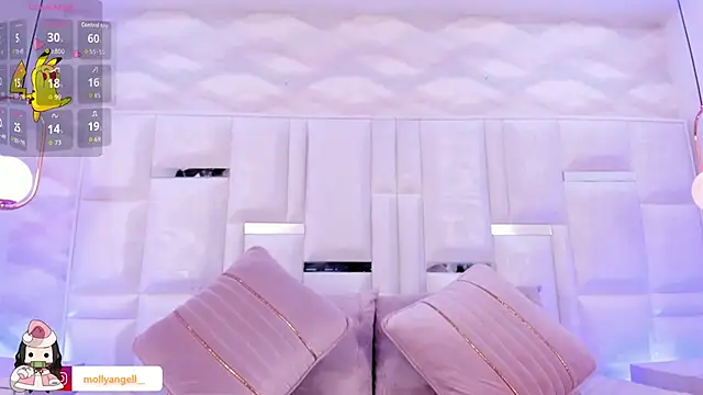 Im Molly Angel online show from 30, 11, 2025