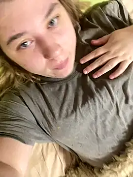 Snapshot of Kemeli008 chatting on 19, 10, 2025 Kemeli008 online show from 19, 10, 2025