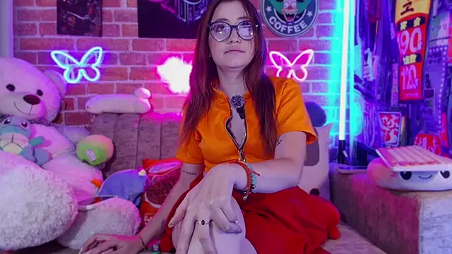 Littlejenn777  online show from 9, 9, 2025