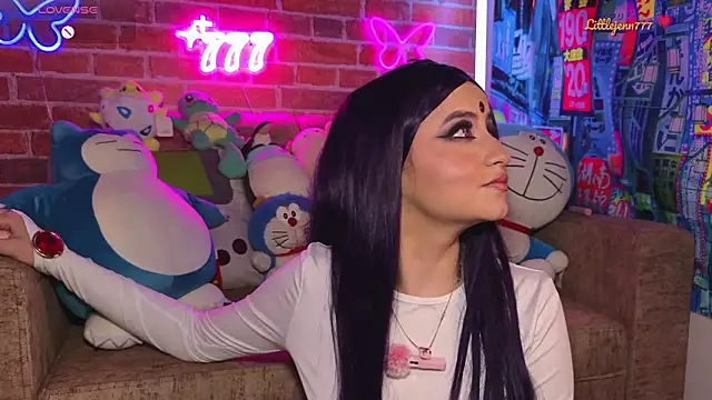 Littlejenn777  online show from 10, 10, 2025