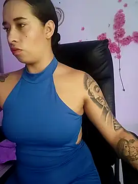 Snapshot of Valenn_fernandez chatting on 7, 7, 2026 Valenn fernandez online show from 7, 7, 2026