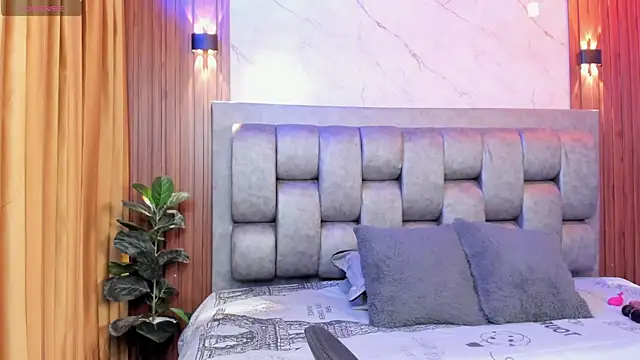 More Hott online show from 17, 9, 2025