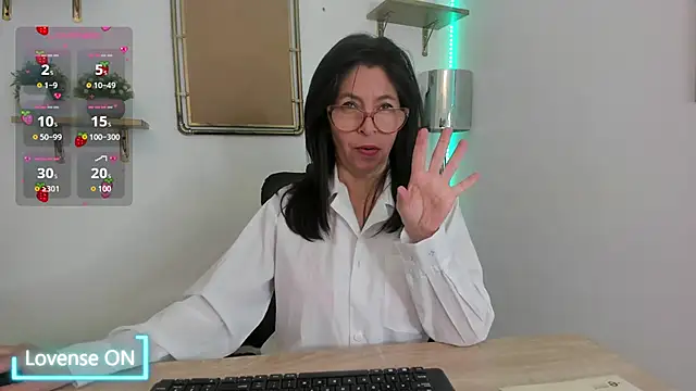 Snapshot of SabinaDeluxe_cg chatting on 11, 10, 2025 SabinaDeluxe cg online show from 11, 10, 2025