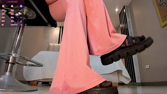 EsmeraldaGrace1 online show from 28, 11, 2025