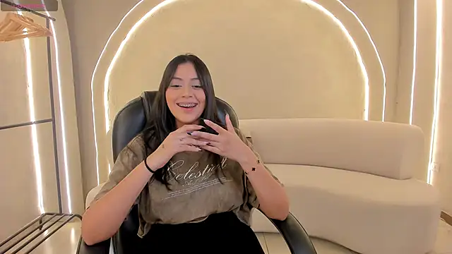 AmbarJames  online show from 4, 11, 2025