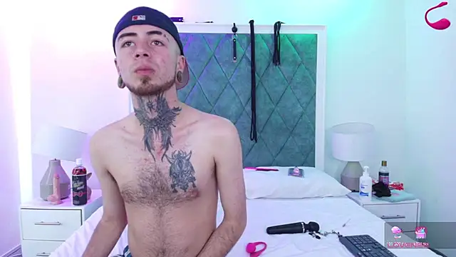 Snapshot of Asha_zuri_and_adam chatting on 5, 12, 2025 Asha zuri and adam online show from 5, 12, 2025