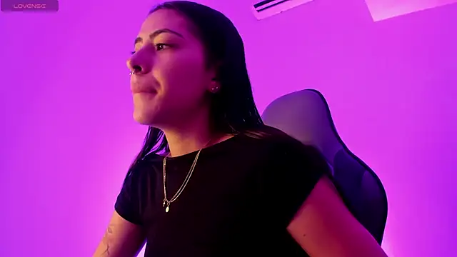 Snapshot of ValkaGrecco chatting on 15, 11, 2025 ValkaGrecco online show from 15, 11, 2025