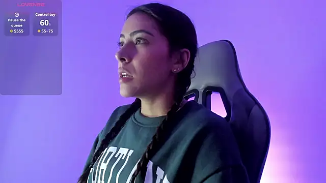 Snapshot of ValkaGrecco chatting on 18, 11, 2025 ValkaGrecco online show from 18, 11, 2025