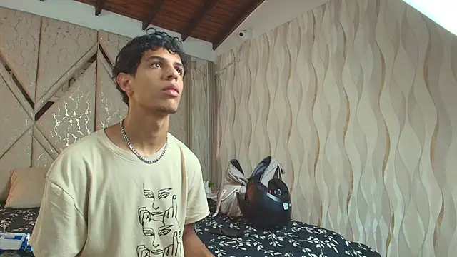 Hotcouple 222 online show from 22, 2, 2026