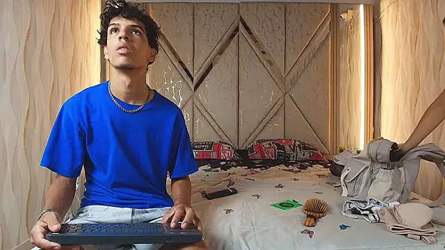 Hotcouple 222 online show from 10, 4, 2026