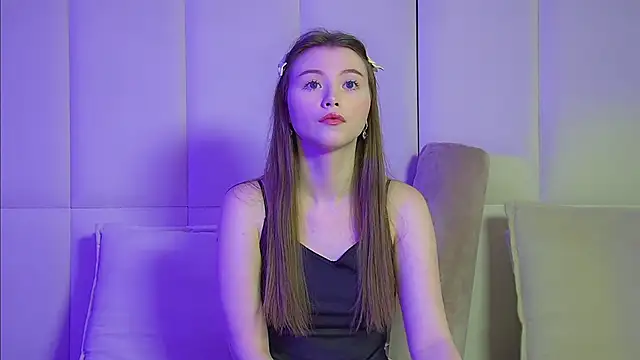 KeiraAsti online show from 19, 10, 2025