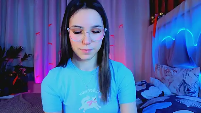 Snapshot of -CindyLou chatting on 13, 1, 2026 -CindyLou online show from 13, 1, 2026