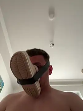 rubber oliver online show from 22, 4, 2026