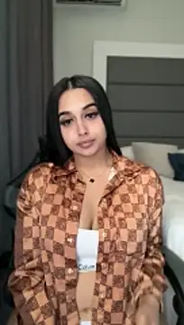 LilMisIndianx online show from 17, 5, 2026