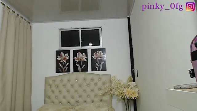 pinky f00x online show from 20, 9, 2025