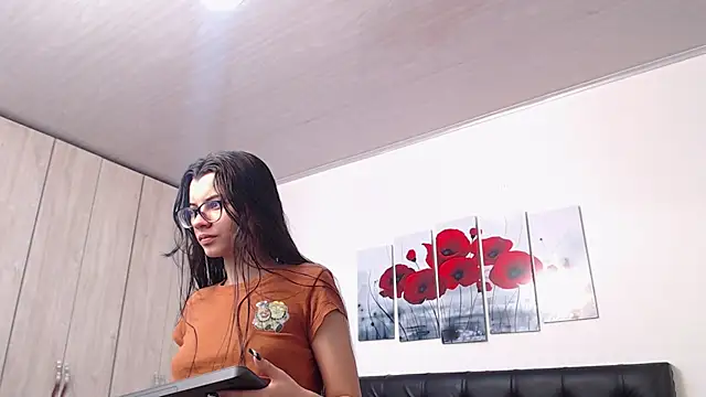 pinky f00x online show from 8, 11, 2025