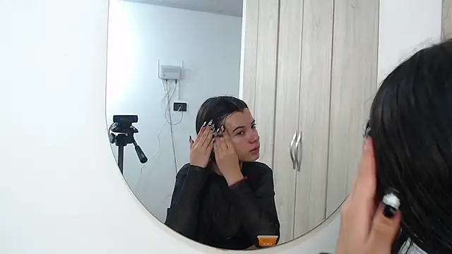 pinky f00x online show from 15, 11, 2025