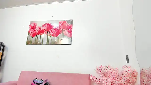 Snapshot of pinky_f00x chatting on 2, 6, 2026 pinky f00x online show from 2, 6, 2026