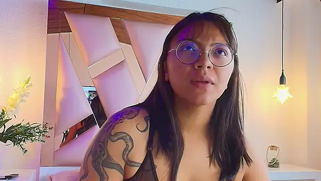 Victoria Thompson1 online show from 19, 9, 2025