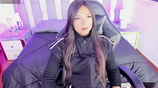 Adaara Rey online show from 9, 10, 2025